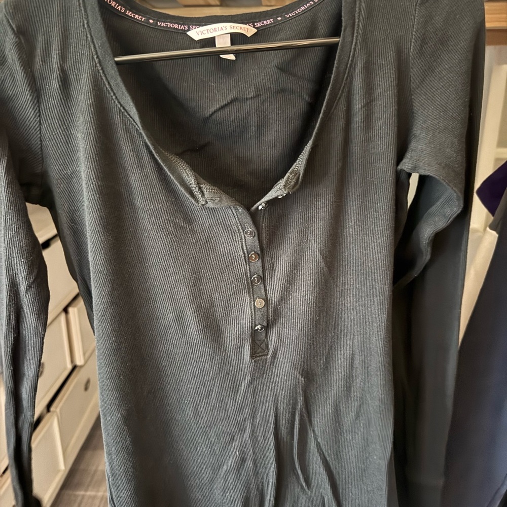 Victoria's Secret Women's Black Long Sleeve Top